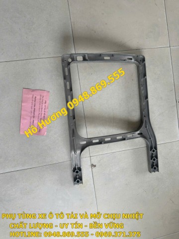 Giá bắt chắn bùn xe Dongfeng KL385