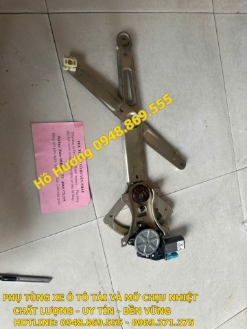 H4610140011A0 Compa nâng kính Thaco Auman